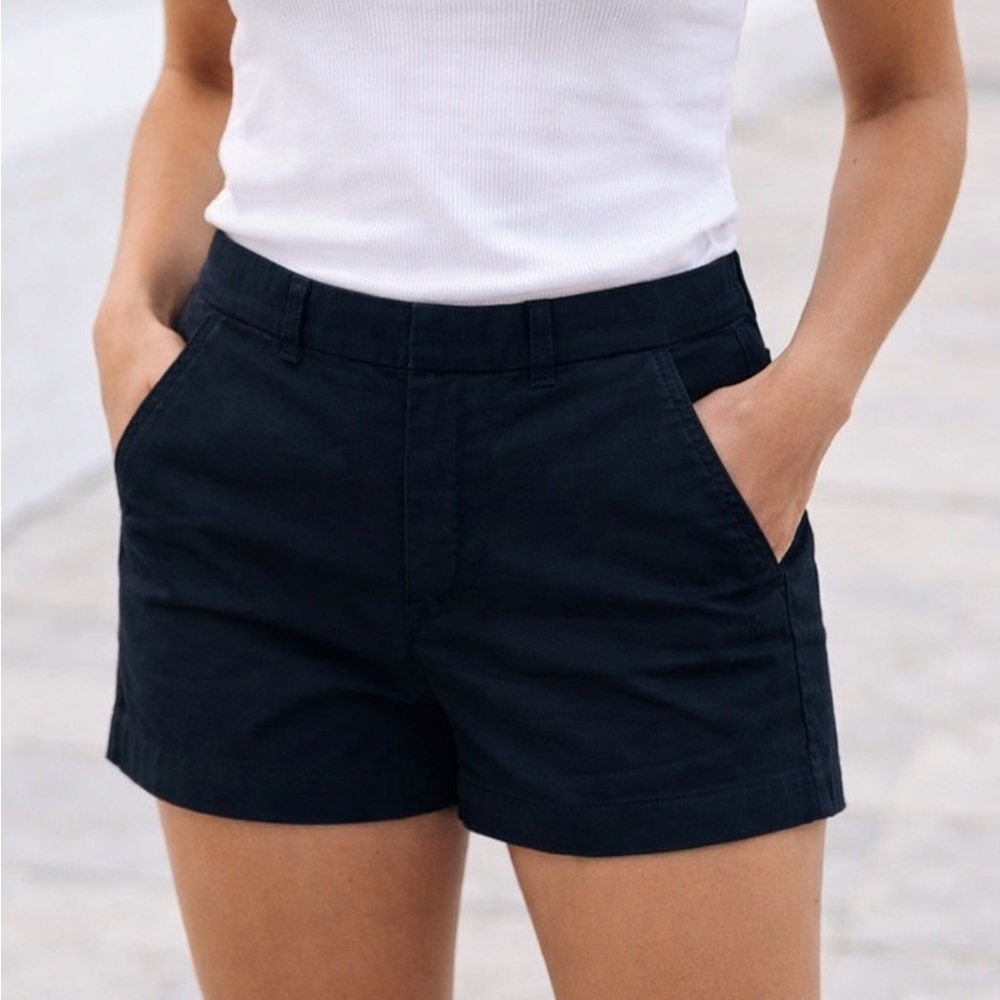 GAP black 3” city shorts women’s 4
